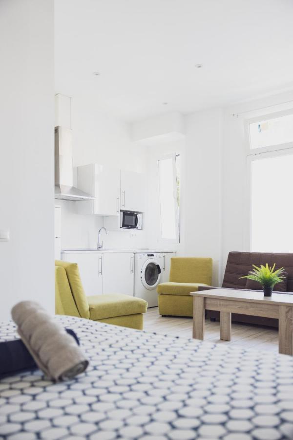 Malaga Velarde Center 3 Apartment ภายนอก รูปภาพ